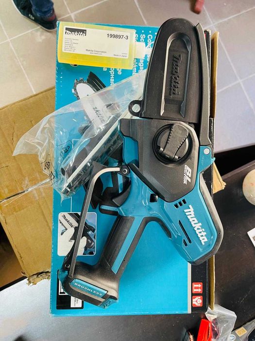 Mini drujba Makita UC100DZ 12 V Max. (fără baterie, fără încărcător)