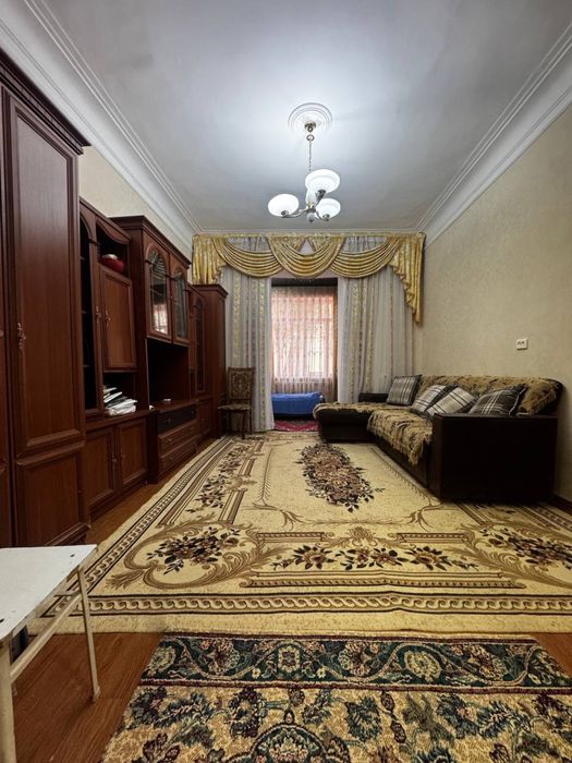 Прадается 2 ком центр навои 56м 2