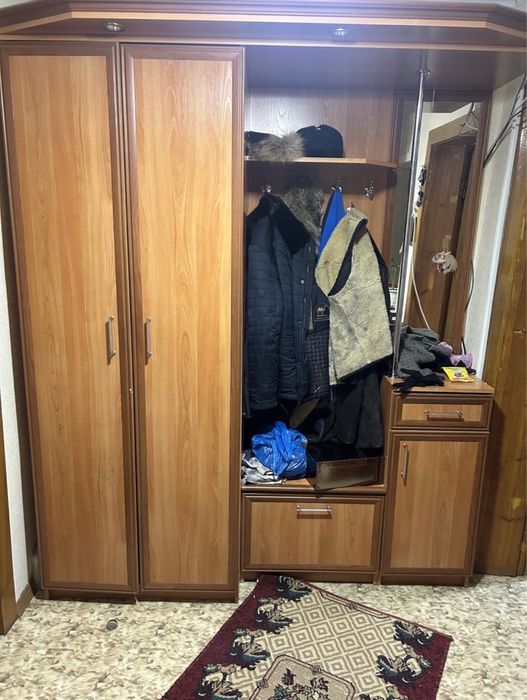 Продам стенку-прихожую