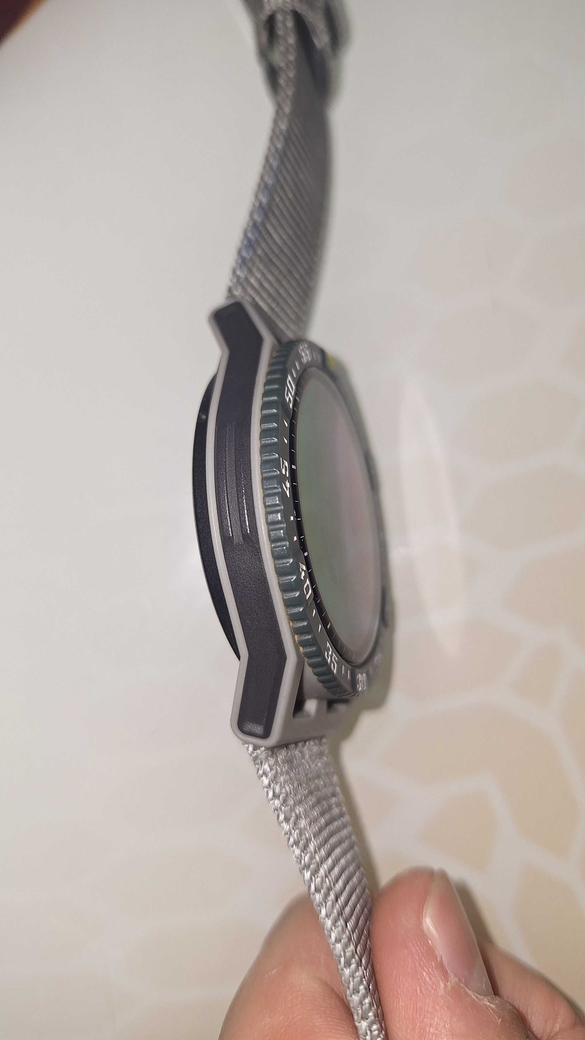 Смарт часовник Huawei watch GT 3 SE + аксесоари и притектори.