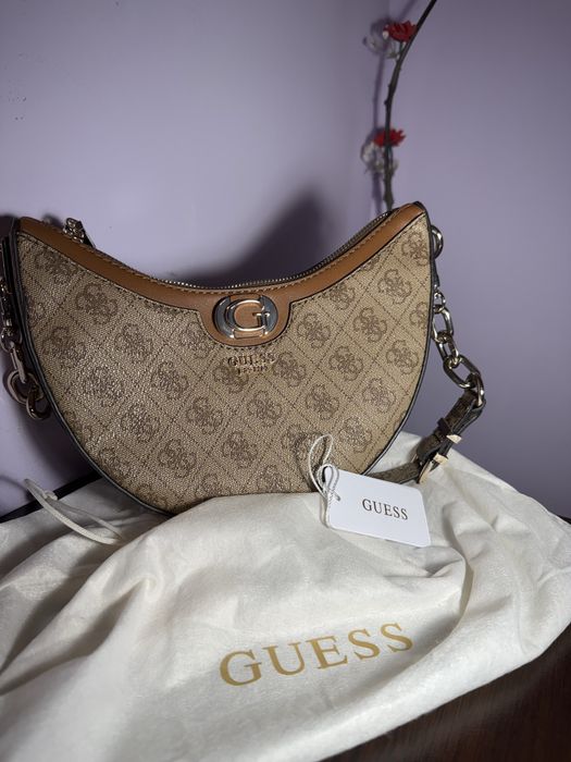 Чанта guess.