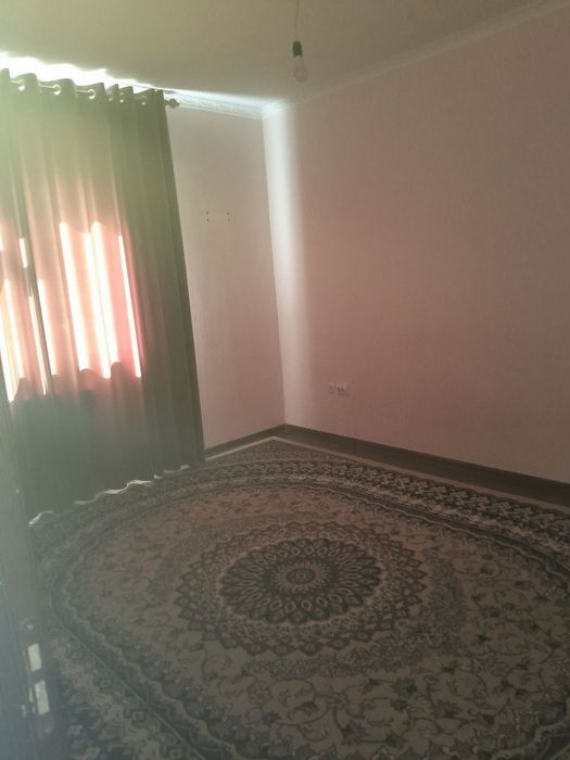 Ijaraga kvartira beriladi 6 xammom olda  1  xona 3 etaj