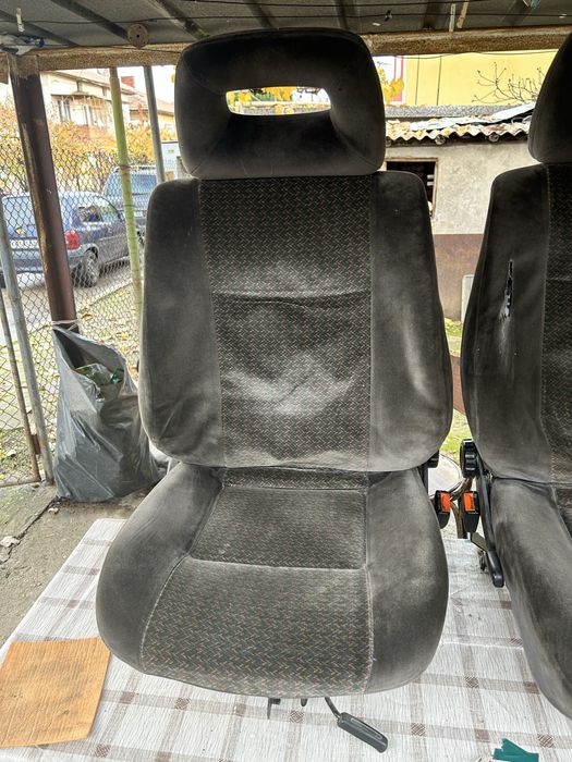 Продавам седалки за сеат толедо