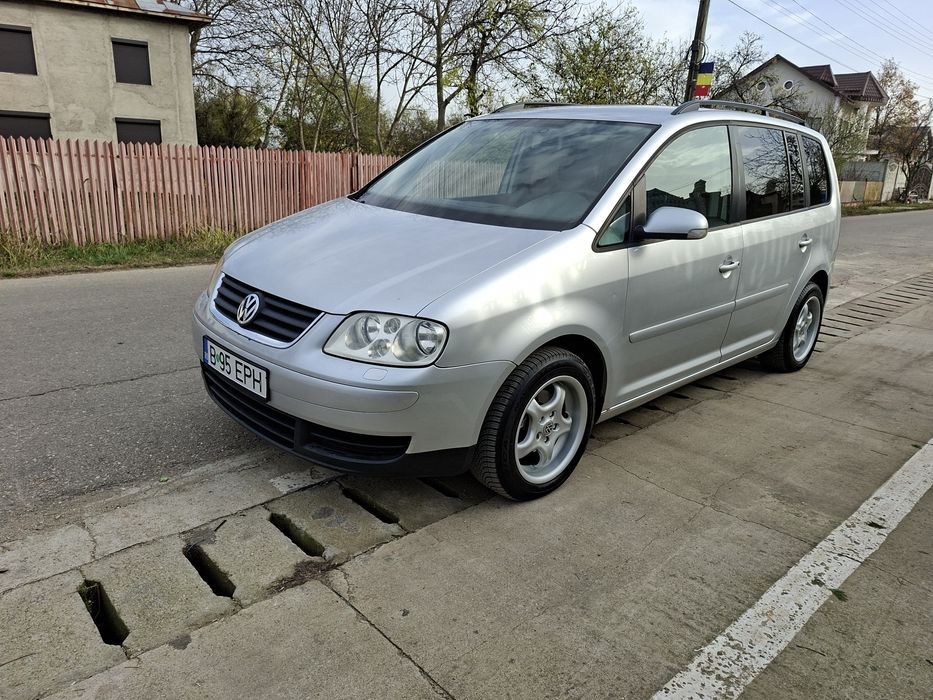 Vând vw touran 2.0 tdi