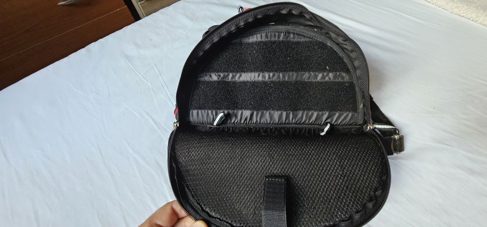 Front container parasuta de  rezerva parapanta