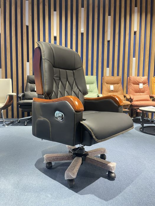 Офисное кресло для руководителя модель Boss