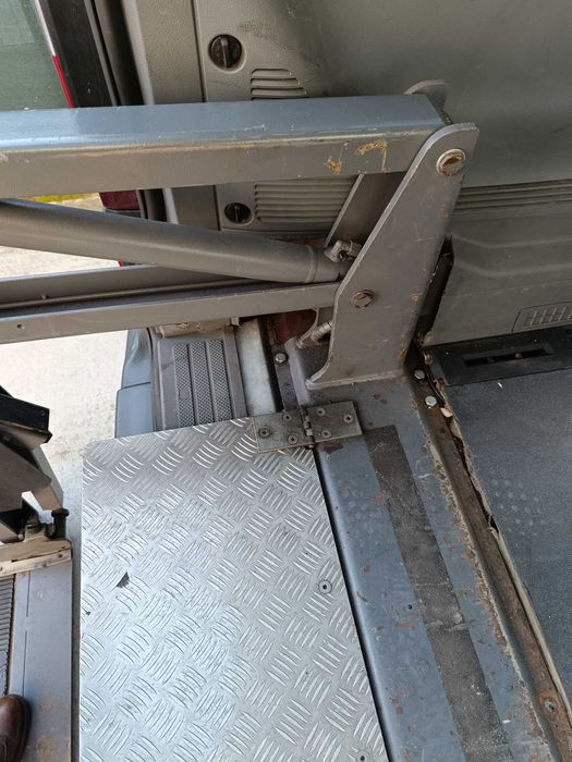 Lift pentru auto - AMF Bruns Linearlift, capacitate 400 KG, 12V