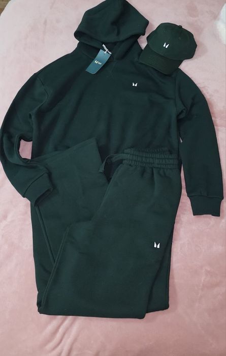 НОВ анцуг и шапка Myprotein с ЕТИКЕТИ