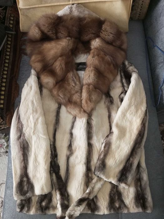 продам женскую короткую норковую шубку, с капюшоном