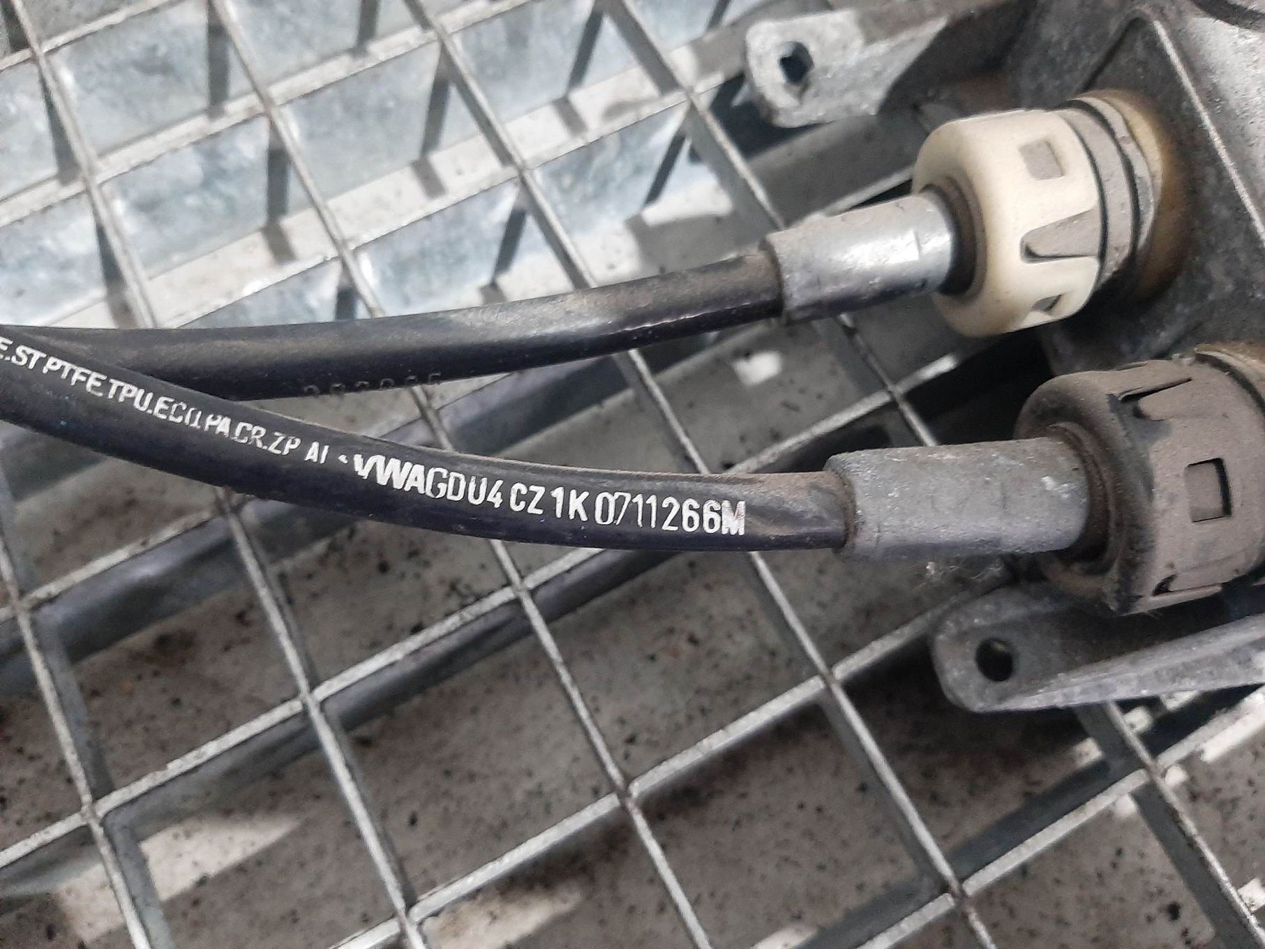 timonerie audi a3 8p 1.9 tdi 5 trepte 1k0711091a  1k0711266m