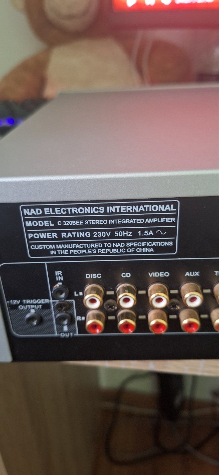 Продавам усилвател nad