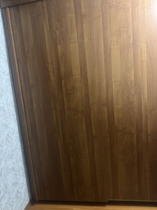 Продам шкаф купе из массива дуба