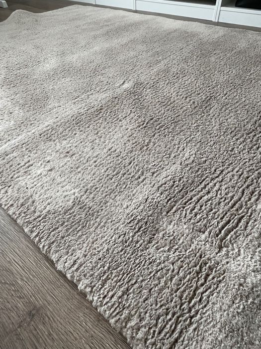 Covor gros pufos
