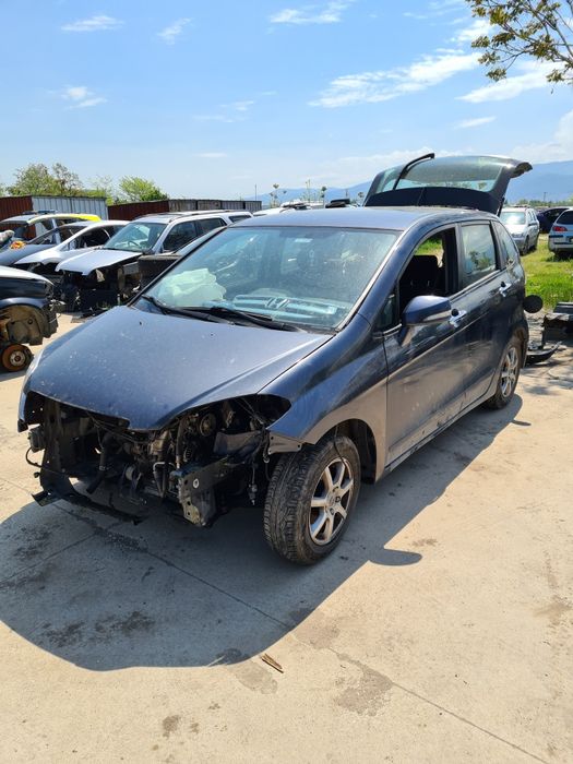 Продавам хонда ФРВ,1.7 Бензин,НА ЧАСТИ