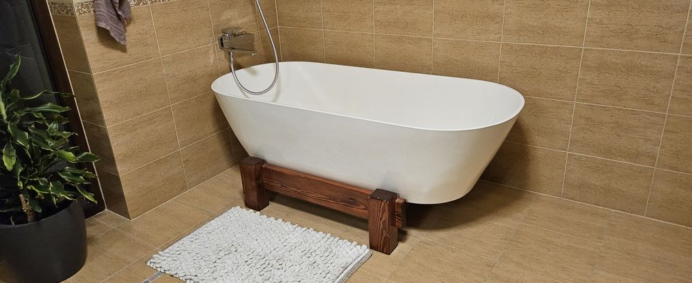 Vand cada compozit freestanding cu suport din lemn