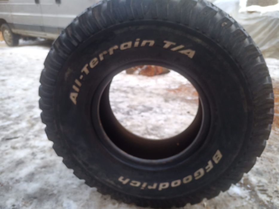Vând cauciucuri BFgoodrich all-terrain