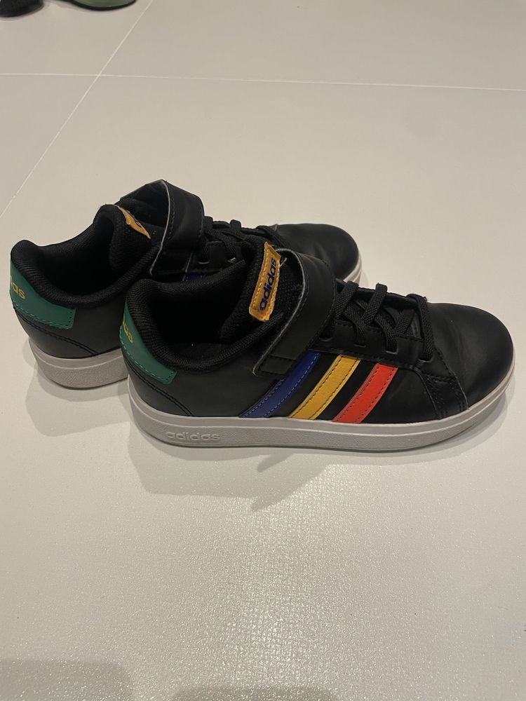 Детски маратонки Adidas Grand Court