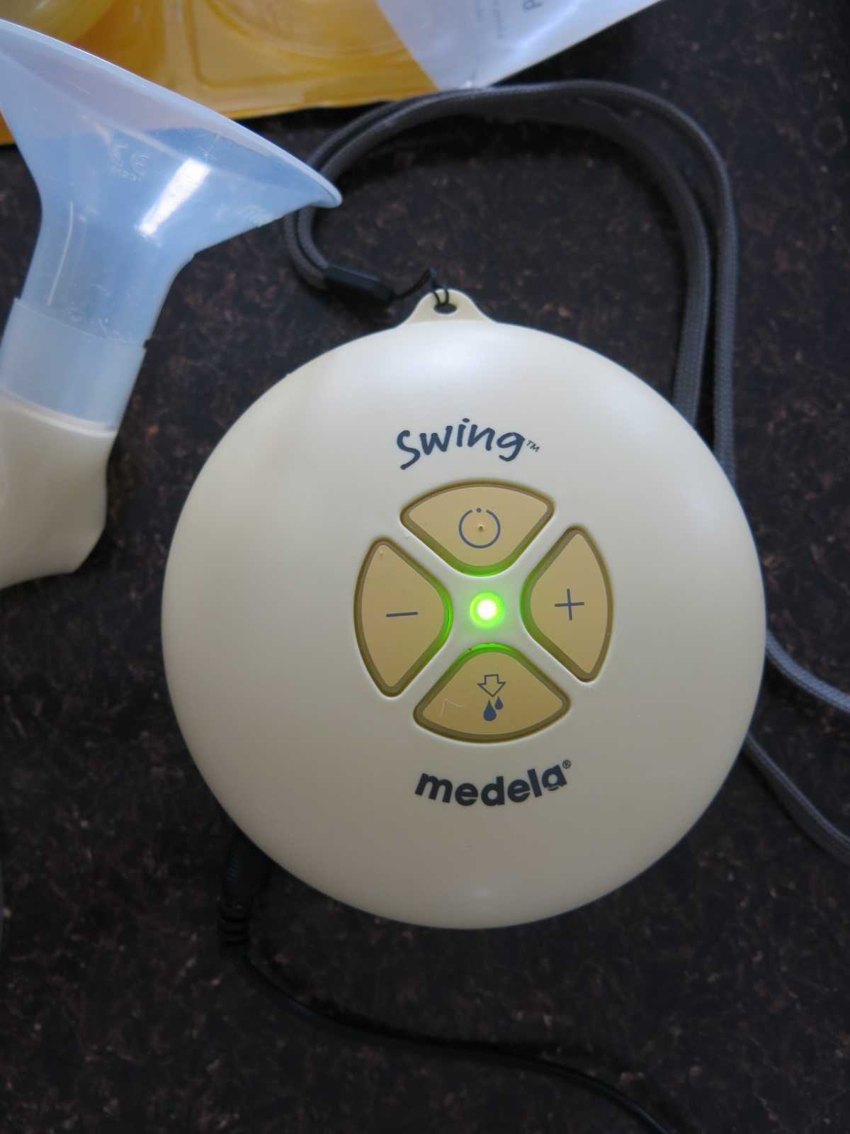 Двуфазна електрическа попма за кърма Medela Swing