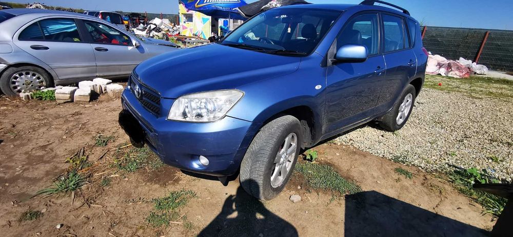Piese auto din dezmembrari pentru Toyota Rav4 2.0i automata