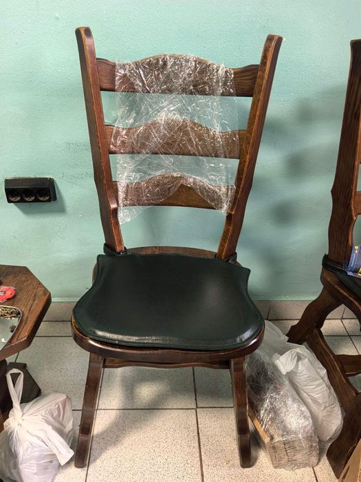 4 масивни Стола от екзотично дърво