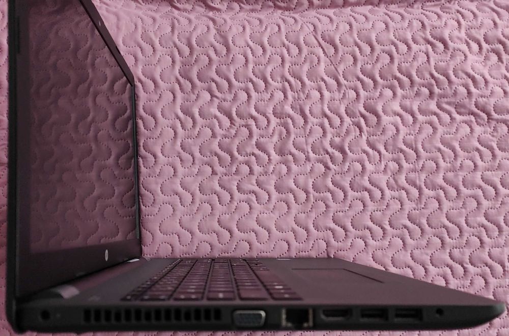 Laptop HP G6 Intel® i3-7020,ecran HD 15.6 inch,baterie noua tine 9 ore