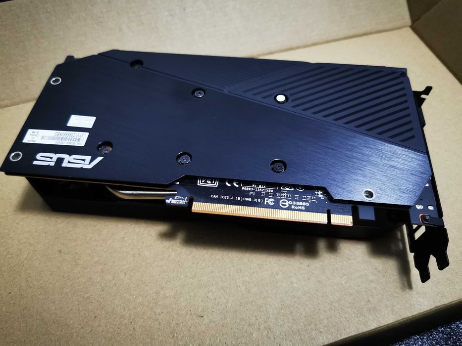 Placa video ASUS RX 5500 XT Dual EVO, 8GB GDDR6, 128-bit