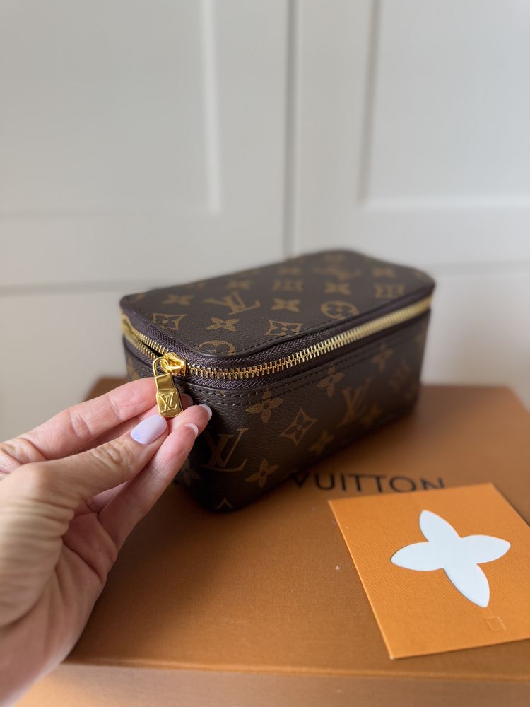 Несесер за гримове/кутия Louis Vuitton