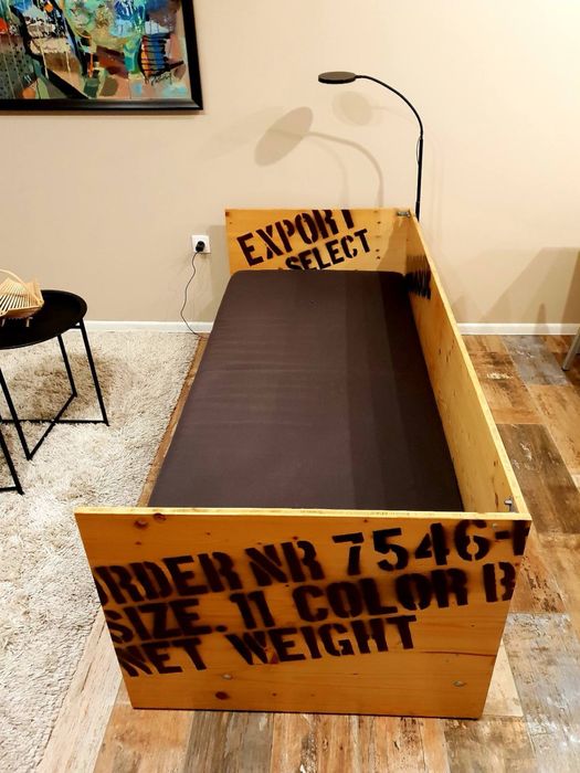 Дизайнерски диван със складово отделение