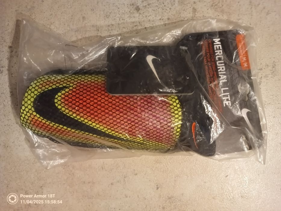 Apărători de fotbal noi