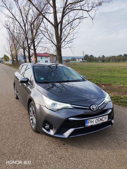 Toyota Avensis 1.8 - Business Edition - Touring cu GPL