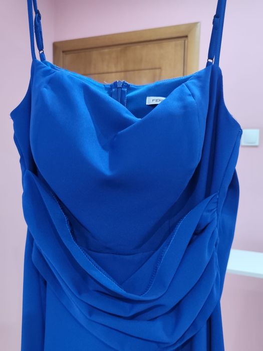 Синя рокля тъмносиня