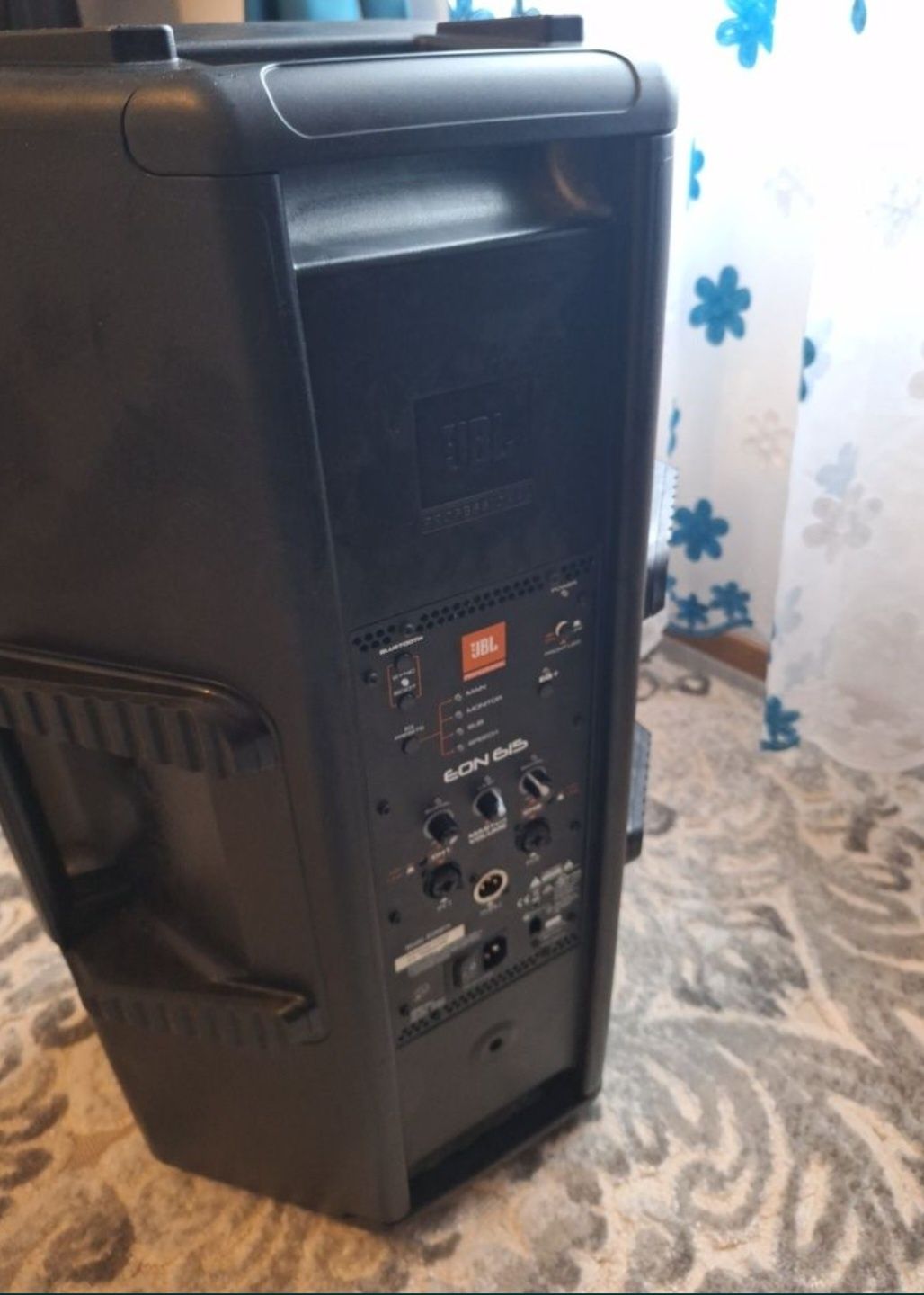 Vând sau schimb Jbl eon 615