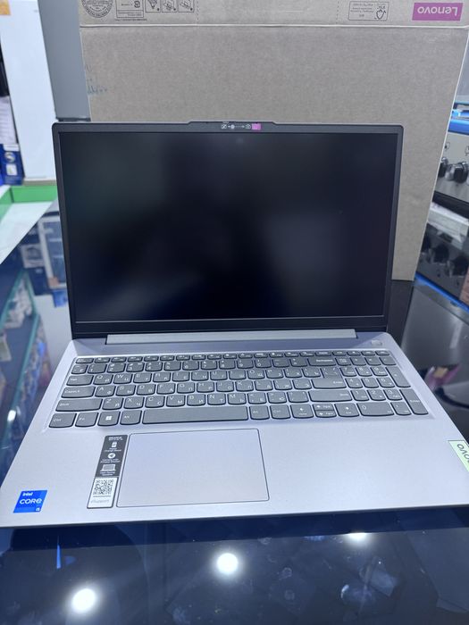 Lenovo slim3 i5 - 1245 8gb 512 gb SSD