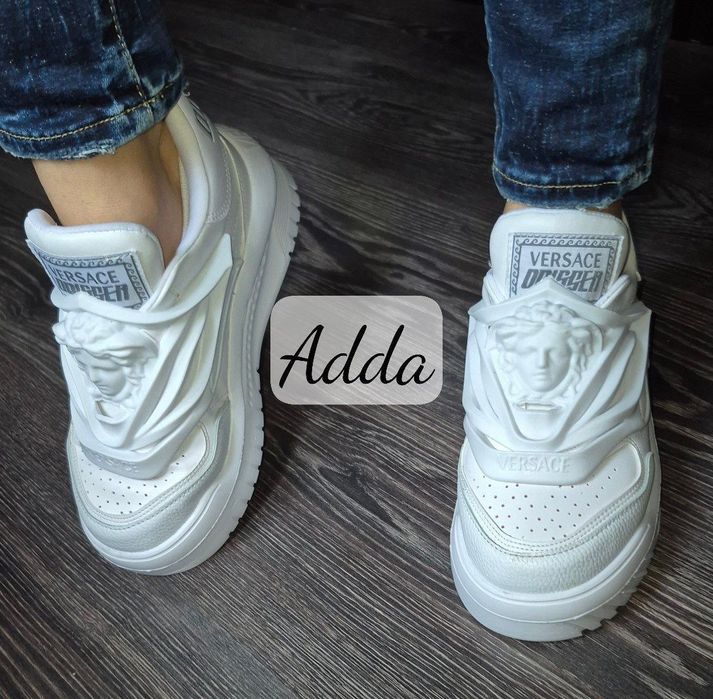 Adidași Versace Odissea