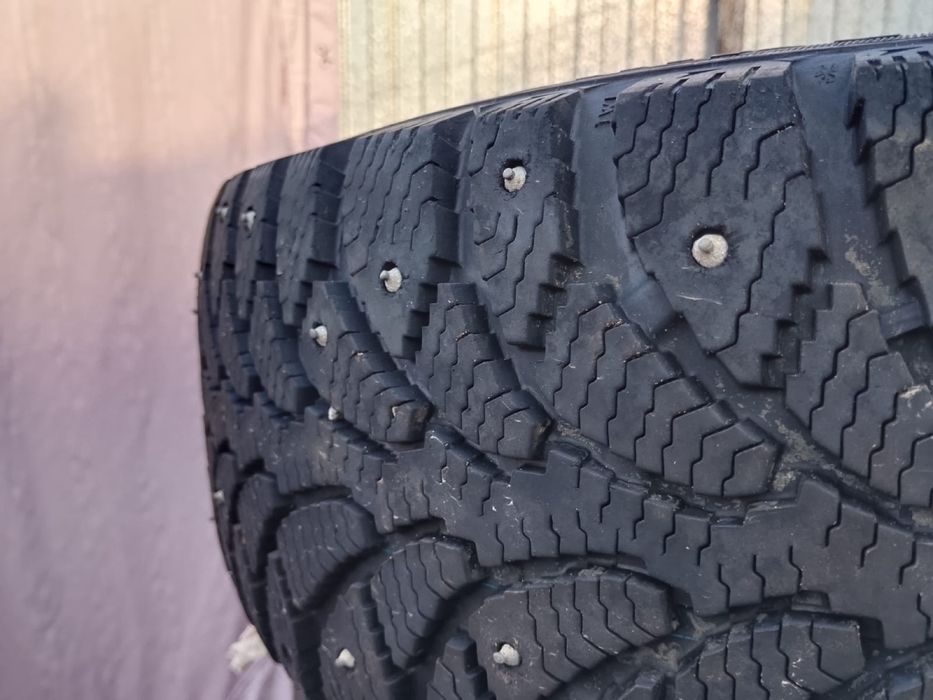 Комплект зимних шин