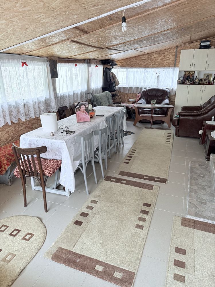 Vand CASA  sau schimb cu apartament in Tg Jiu