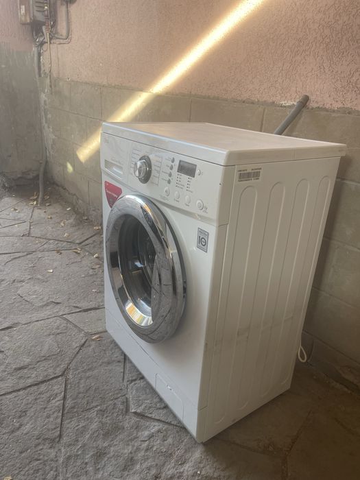 Продам стиральную машину LG