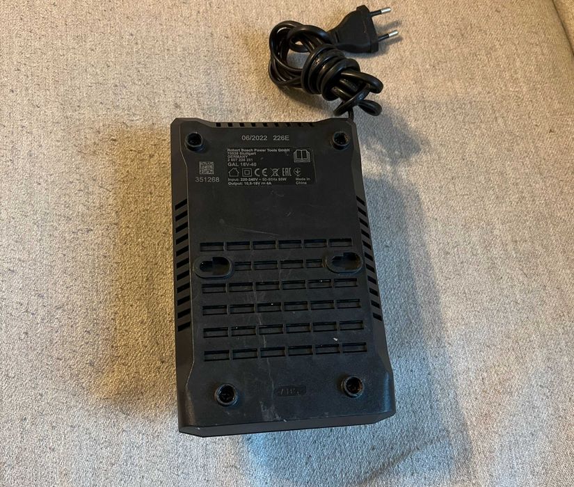 Incarcator original Bosch GAL 18V-40 AMP Share