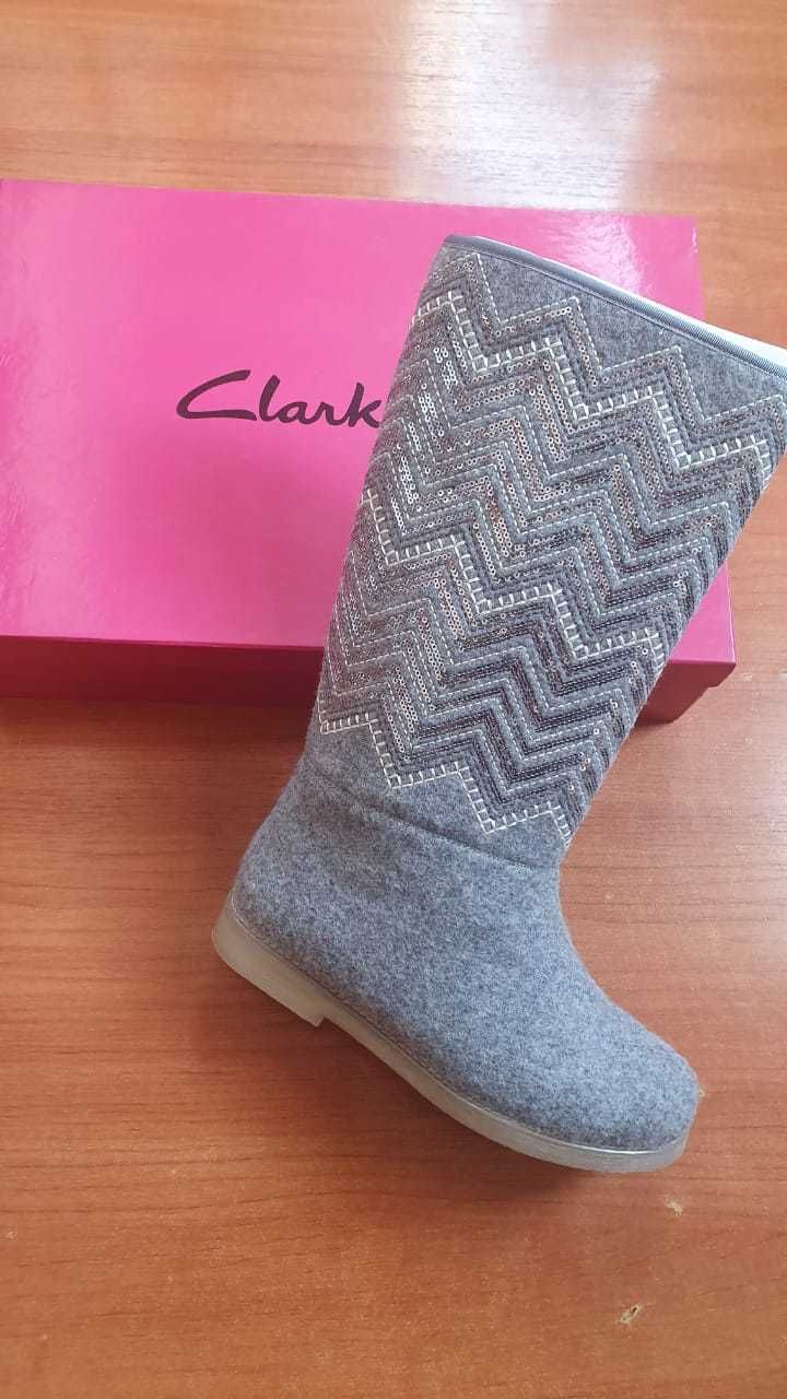 Продам новые войлочные валенки фирмы "Clarks"