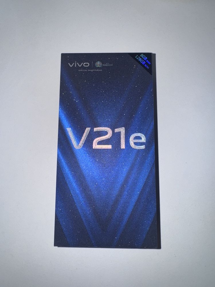 Телефон Vivo V21e