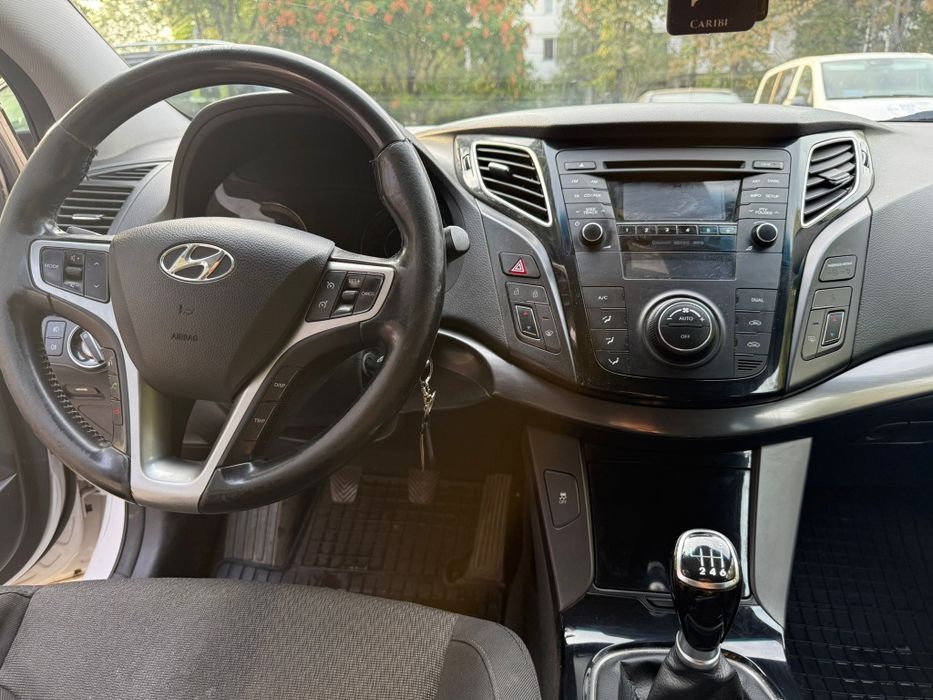 Vând Hyundai i40