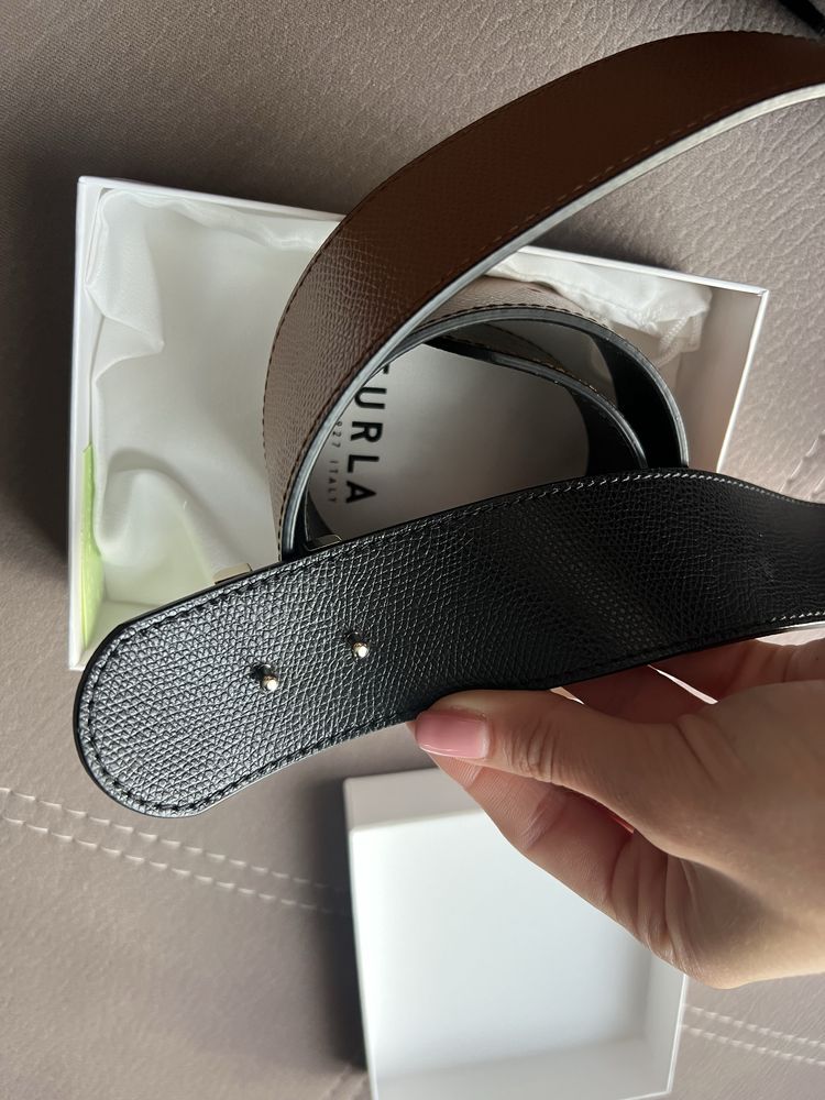Колан с две лица Furla