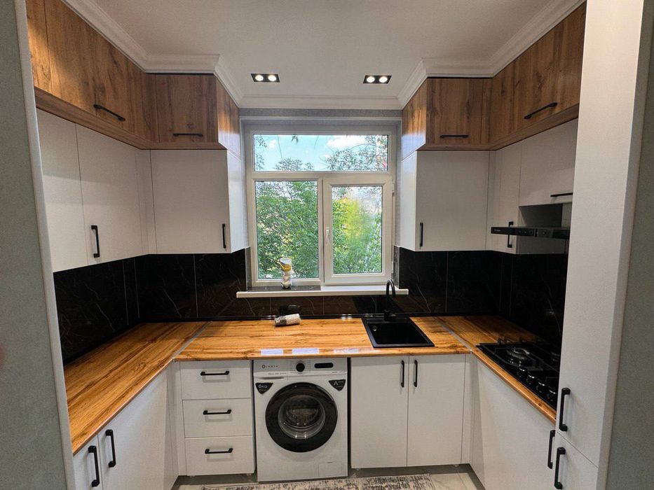 Просторная 1 комнатная с хай-тек ремонтом/с мебелью и техникой