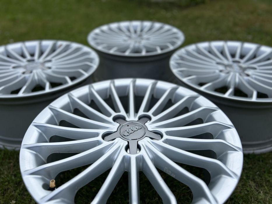 Vând jante Audi r17
