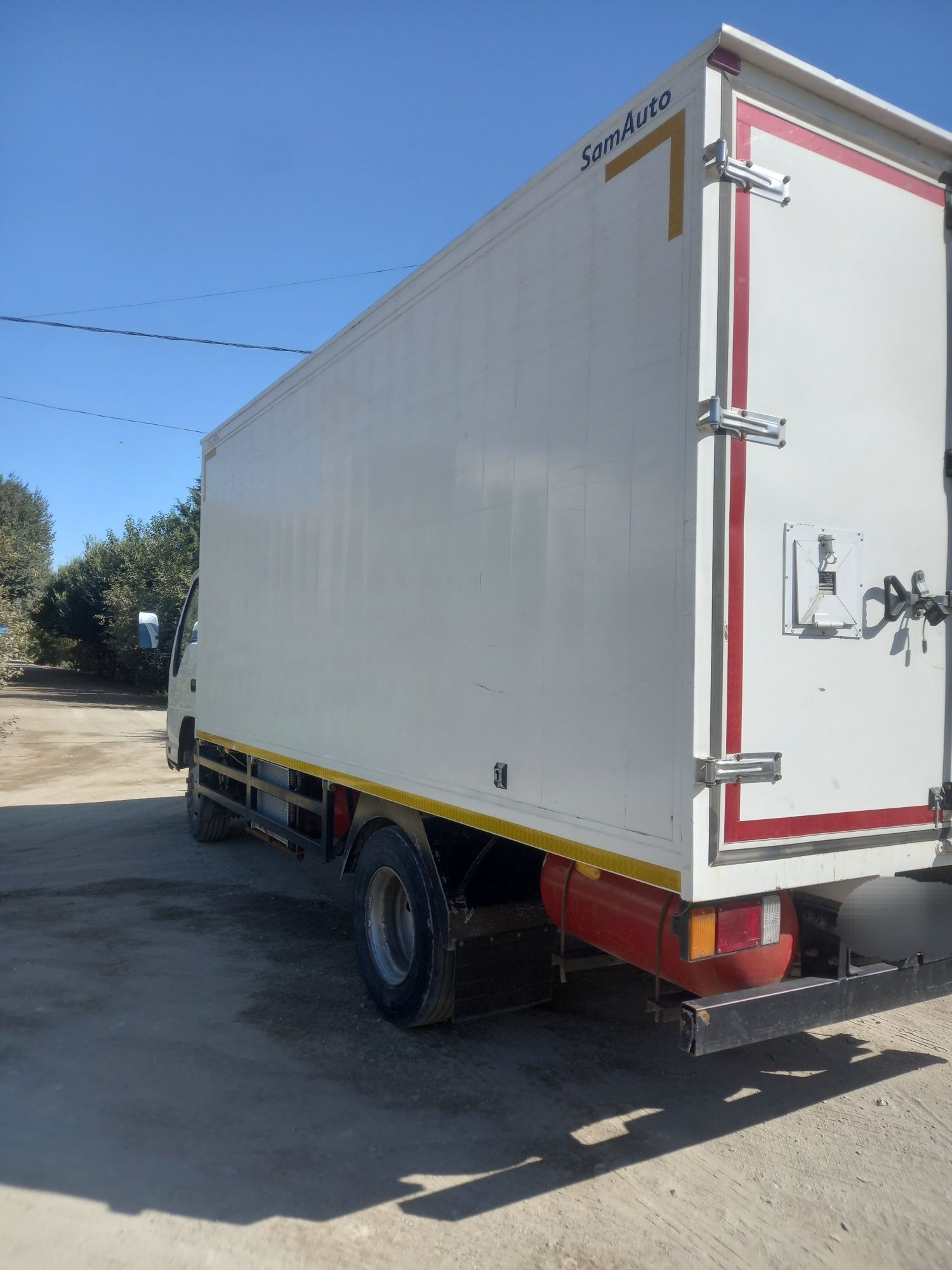 Isuzu bortavoy sotiladi