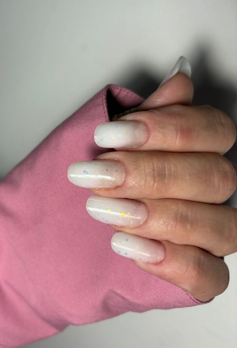 Unghii cu gel și semi