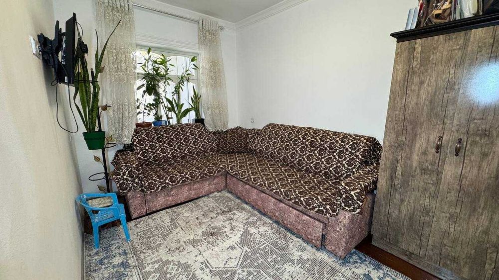 Текстил Бурч аптекаси 3 қаватда 4 хонали квартира сотилади.ID: 1487