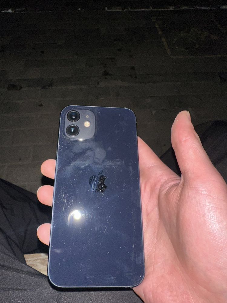iphone 12.