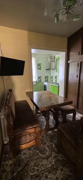 Поодаётся 3х комнатная квартира на 2ом этаже в 6ом микрорайоне