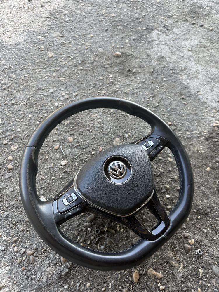 Волан с airbag VW Passat B8 2016 г. с подгрев